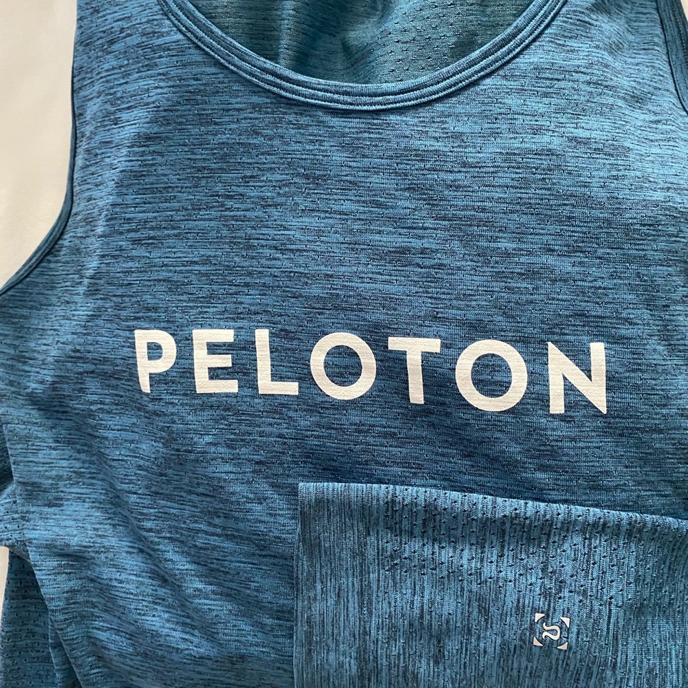 COPY - Lululemon - Peloton muscle T-shirt